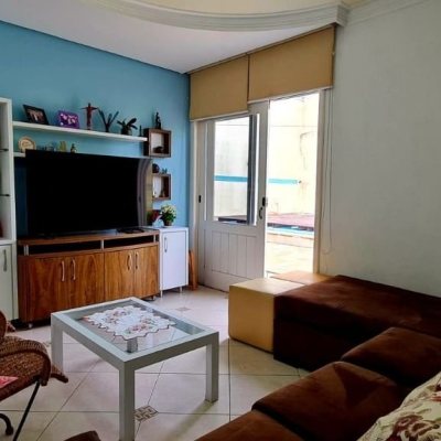 Casa Residencial com 200m², 4 quartos, 1 suíte, 3 garagens, no bairro Nossa Senhora Do Rosário em São José