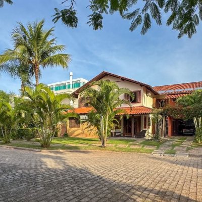 Casa Residencial com 551m², 8 quartos, 8 suítes, 6 garagens, no bairro Jurerê Internacional em Florianópolis