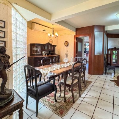 Casa Residencial com 551m², 8 quartos, 8 suítes, 6 garagens, no bairro Jurerê Internacional em Florianópolis