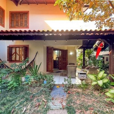 Casa Residencial com 551m², 8 quartos, 8 suítes, 6 garagens, no bairro Jurerê Internacional em Florianópolis