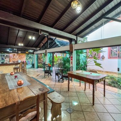 Casa Residencial com 551m², 8 quartos, 8 suítes, 6 garagens, no bairro Jurerê Internacional em Florianópolis