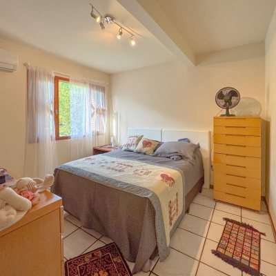 Casa Residencial com 551m², 8 quartos, 8 suítes, 6 garagens, no bairro Jurerê Internacional em Florianópolis