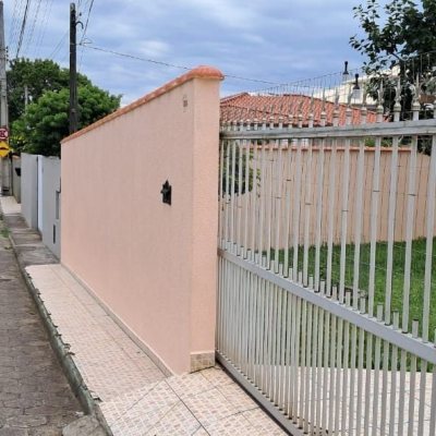 Casa Residencial com 139m², 2 quartos, 4 garagens, no bairro Ingleses do Rio Vermelho em Florianópolis