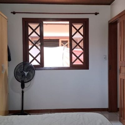 Casa Residencial com 139m², 2 quartos, 4 garagens, no bairro Ingleses do Rio Vermelho em Florianópolis