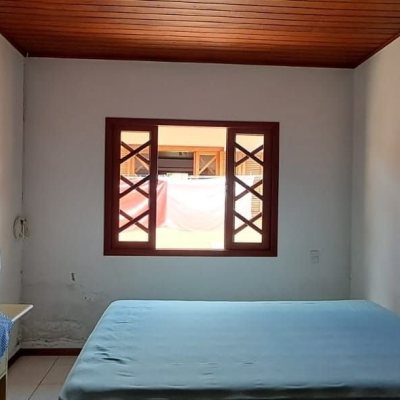 Casa Residencial com 139m², 2 quartos, 4 garagens, no bairro Ingleses do Rio Vermelho em Florianópolis