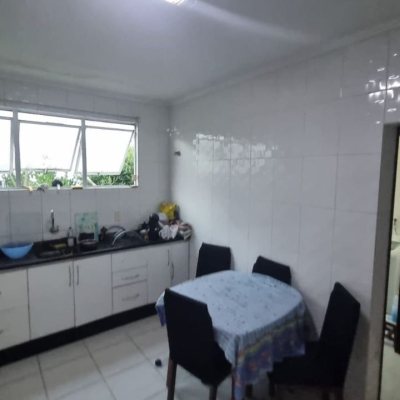 Apartamentos com 159m², 4 quartos, 1 suíte, 2 garagens, no bairro Abraão em Florianópolis