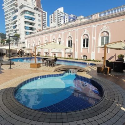 Apartamentos com 166m², 4 quartos, 2 suítes, 2 garagens, no bairro Agronômica em Florianópolis