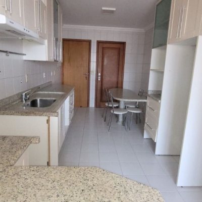 Apartamentos com 166m², 4 quartos, 2 suítes, 2 garagens, no bairro Agronômica em Florianópolis