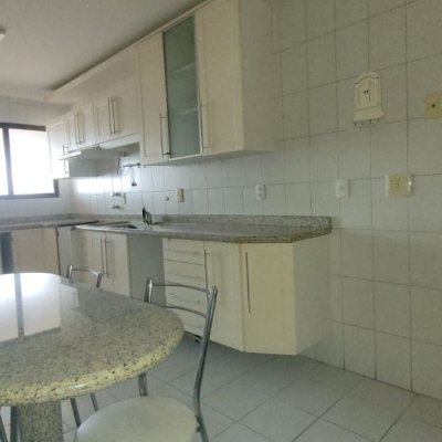 Apartamentos com 166m², 4 quartos, 2 suítes, 2 garagens, no bairro Agronômica em Florianópolis