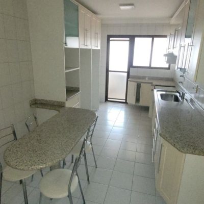Apartamentos com 166m², 4 quartos, 2 suítes, 2 garagens, no bairro Agronômica em Florianópolis