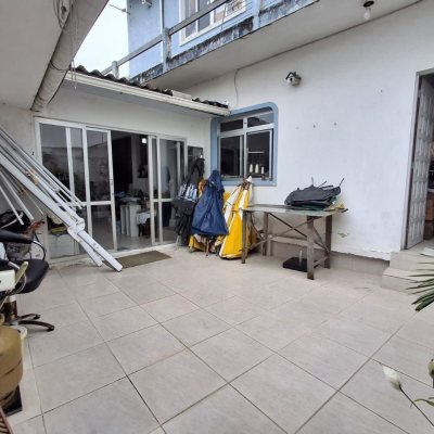 Casa Residencial com 200m², 3 quartos, 1 suíte, 1 garagem, no bairro Estreito em Florianópolis