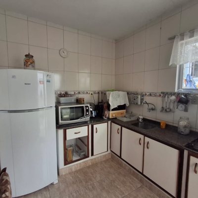 Casa Residencial com 200m², 3 quartos, 1 suíte, 1 garagem, no bairro Estreito em Florianópolis