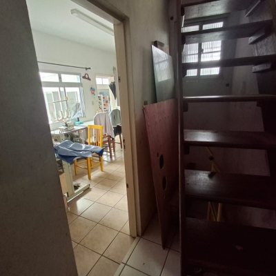 Casa Residencial com 200m², 3 quartos, 1 suíte, 1 garagem, no bairro Estreito em Florianópolis