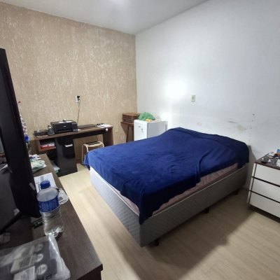 Casa Residencial com 200m², 3 quartos, 1 suíte, 1 garagem, no bairro Estreito em Florianópolis