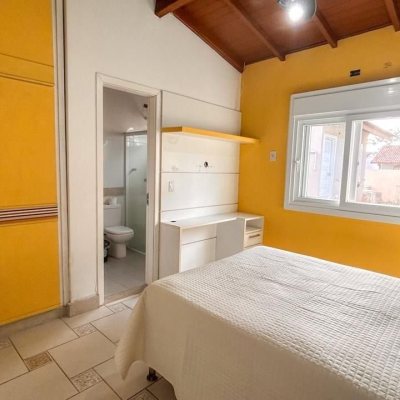 Casa Residencial com 420m², 4 quartos, 2 suítes, 3 garagens, no bairro Ponta Das Canas em Florianópolis