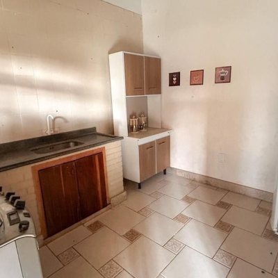 Casa Residencial com 420m², 4 quartos, 2 suítes, 3 garagens, no bairro Ponta Das Canas em Florianópolis