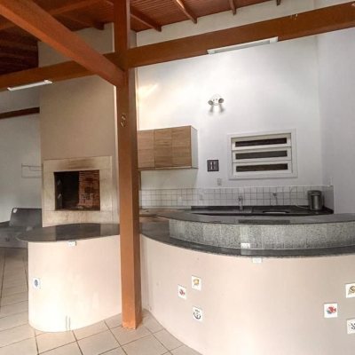 Casa Residencial com 420m², 4 quartos, 2 suítes, 3 garagens, no bairro Ponta Das Canas em Florianópolis