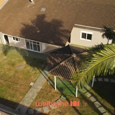 Casa Residencial com 420m², 4 quartos, 2 suítes, 3 garagens, no bairro Ponta Das Canas em Florianópolis