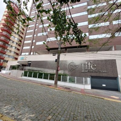 Sala com 77m², 2 garagens, no bairro Centro em Florianópolis