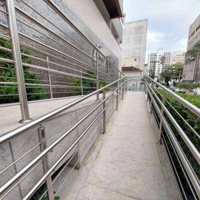 Sala com 77m², 2 garagens, no bairro Centro em Florianópolis