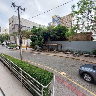 Sala com 77m², 2 garagens, no bairro Centro em Florianópolis