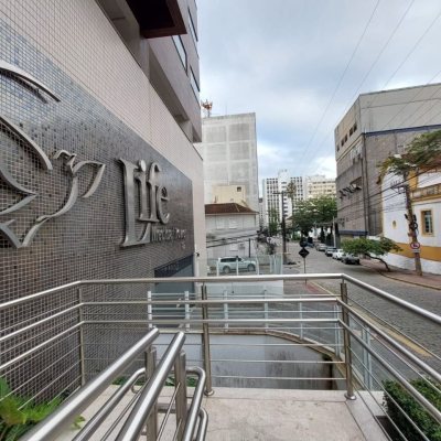 Sala com 77m², 2 garagens, no bairro Centro em Florianópolis