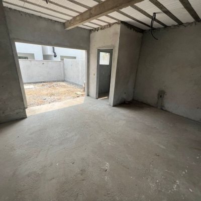 Casa Residencial com 124m², 3 quartos, 1 suíte, 2 garagens, no bairro Ingleses do Rio Vermelho em Florianópolis