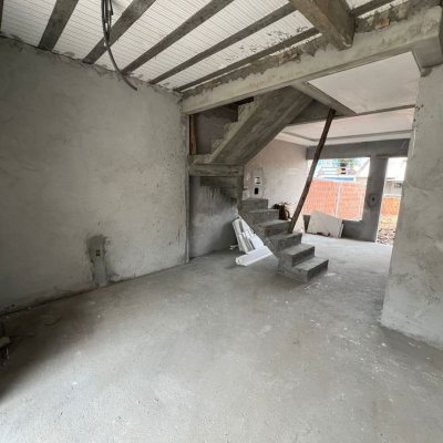 Casa Residencial com 124m², 3 quartos, 1 suíte, 2 garagens, no bairro Ingleses do Rio Vermelho em Florianópolis