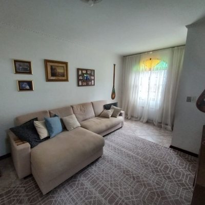 Casa Residencial com 197m², 4 quartos, 1 suíte, 3 garagens, no bairro Barreiros em São José