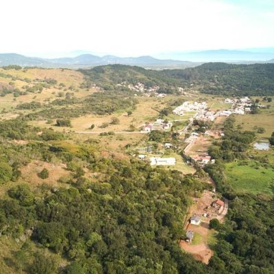 Casa Residencial com 150m², 4 quartos, 2 garagens, no bairro Vargem Grande em Florianópolis