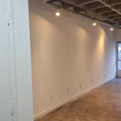 Sala com 27m², 1 garagem, no bairro Trindade em Florianópolis