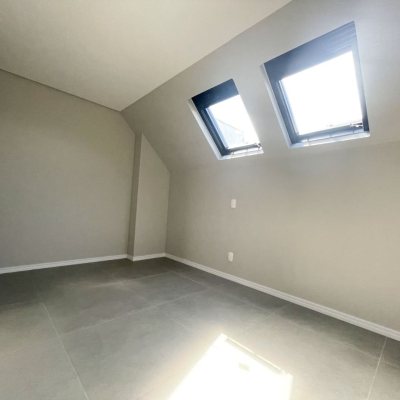 Apartamentos com 92m², 2 quartos, 2 suítes, 2 garagens, no bairro Cachoeira Do Bom Jesus em Florianópolis