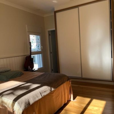 Casa em Condomínio com 330m², 4 quartos, 3 suítes, 2 garagens, no bairro Cacupé em Florianópolis