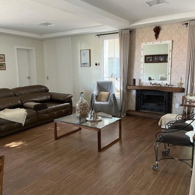 Casa em Condomínio com 330m², 4 quartos, 3 suítes, 2 garagens, no bairro Cacupé em Florianópolis