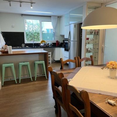 Casa em Condomínio com 330m², 4 quartos, 3 suítes, 2 garagens, no bairro Cacupé em Florianópolis