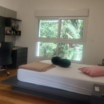 Casa em Condomínio com 330m², 4 quartos, 3 suítes, 2 garagens, no bairro Cacupé em Florianópolis