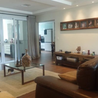 Casa em Condomínio com 330m², 4 quartos, 3 suítes, 2 garagens, no bairro Cacupé em Florianópolis