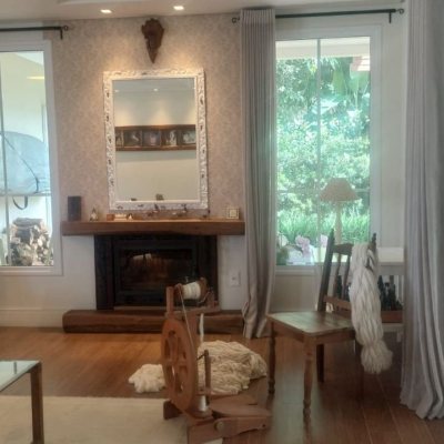 Casa em Condomínio com 330m², 4 quartos, 3 suítes, 2 garagens, no bairro Cacupé em Florianópolis