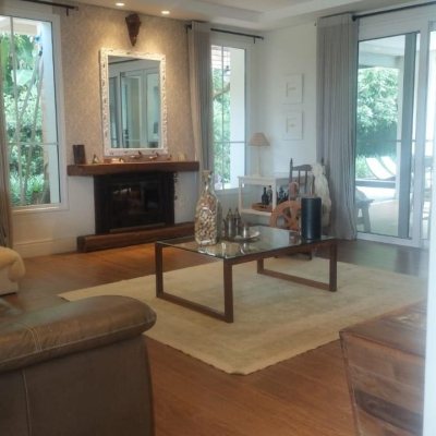 Casa em Condomínio com 330m², 4 quartos, 3 suítes, 2 garagens, no bairro Cacupé em Florianópolis