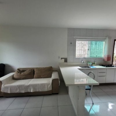 Casa Residencial com 59m², 2 quartos, 1 garagem, no bairro Real Parque em São José