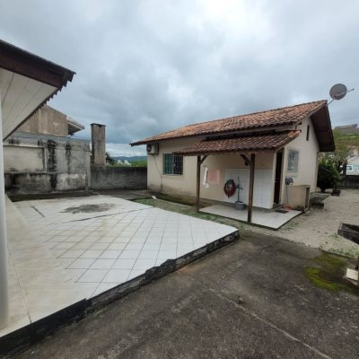 Casa Residencial com 59m², 2 quartos, 1 garagem, no bairro Real Parque em São José