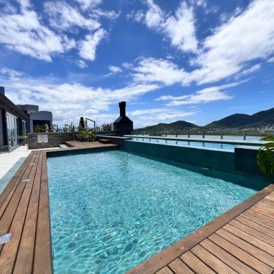 Apartamentos com 133m², 3 quartos, 3 suítes, 2 garagens, no bairro João Paulo em Florianópolis