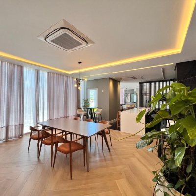 Apartamentos com 133m², 3 quartos, 3 suítes, 2 garagens, no bairro João Paulo em Florianópolis