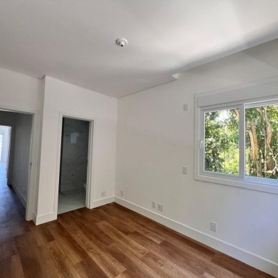 Apartamentos com 133m², 3 quartos, 3 suítes, 2 garagens, no bairro João Paulo em Florianópolis