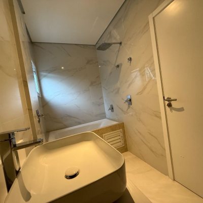 Apartamentos com 133m², 3 quartos, 3 suítes, 2 garagens, no bairro João Paulo em Florianópolis