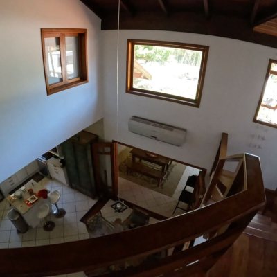 Casa em Condomínio com 230m², 3 quartos, 3 suítes, 4 garagens, no bairro Rio Tavares em Florianópolis