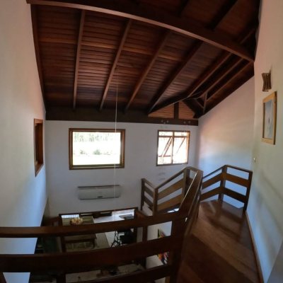 Casa em Condomínio com 230m², 3 quartos, 3 suítes, 4 garagens, no bairro Rio Tavares em Florianópolis