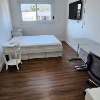 Casa em Condomínio com 200m², 4 quartos, 3 suítes, 4 garagens, no bairro Cachoeira Do Bom Jesus em Florianópolis