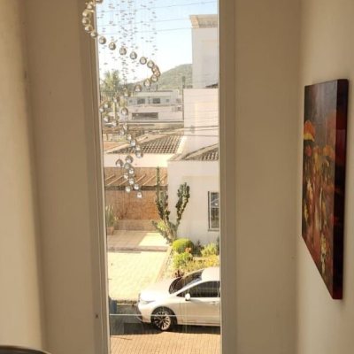 Casa em Condomínio com 200m², 4 quartos, 3 suítes, 4 garagens, no bairro Cachoeira Do Bom Jesus em Florianópolis