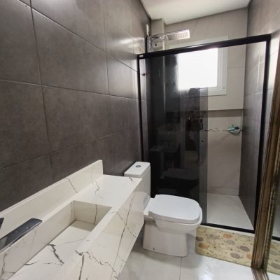 Casa em Condomínio com 200m², 4 quartos, 3 suítes, 4 garagens, no bairro Cachoeira Do Bom Jesus em Florianópolis